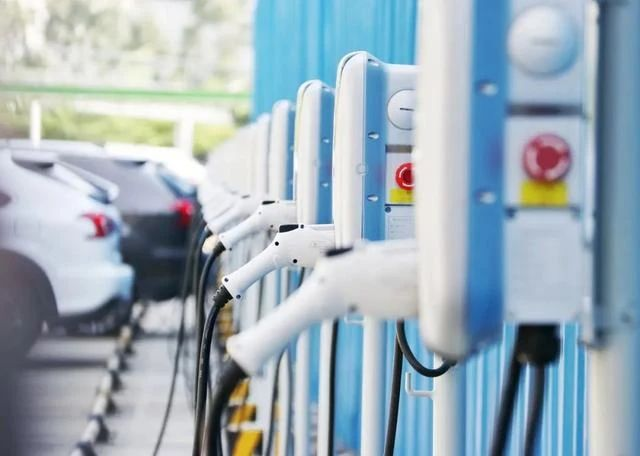<b>布局充電樁散熱風扇多年，三巨電機助力新能源汽車充電樁建設(shè)</b>